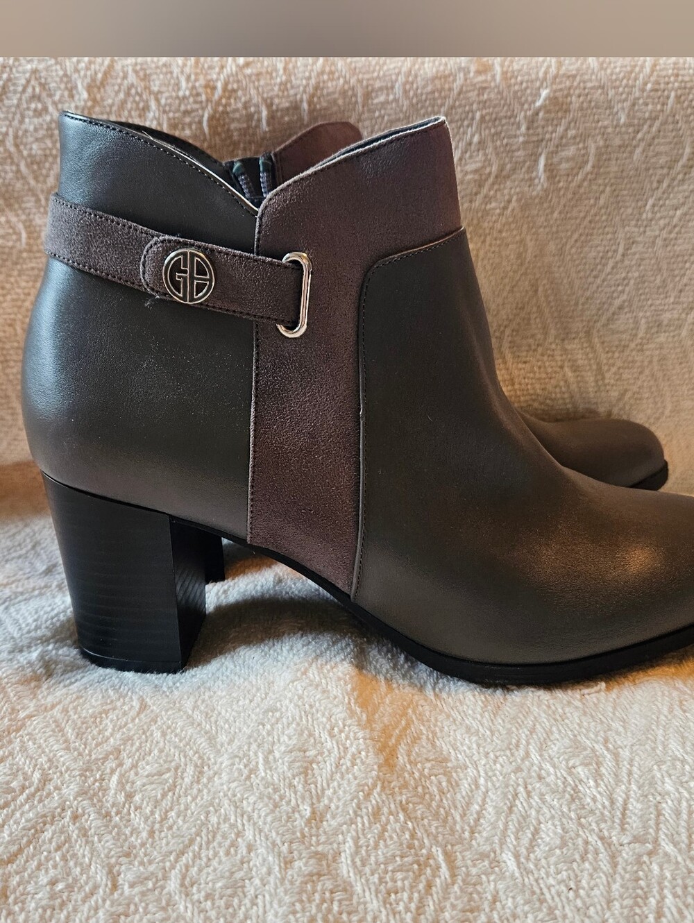 Gray Women’s Giani Bernini Ankle Boots with Heel 11M NWT
